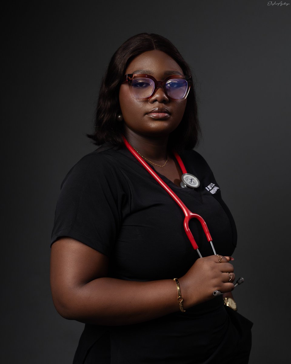 Dr. ODUBAYO
MB;BS Ibadan
Photographed by me