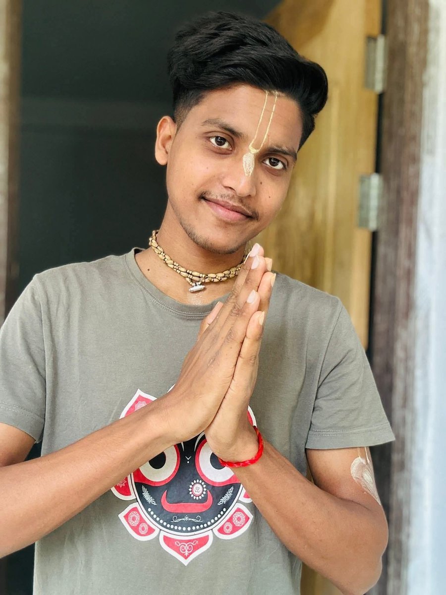 BabaYaga_313's tweet photo. Pankaj Paul, who is threatening to kill the man who is protesting alone against the rapist, just like Advocate Alif, who brutally killed by Hindutva Terrorists  last year in Chittagong. 

#Hindutva #Bangladesh #rape #Dhaka #bd #Hindu #savebangladesimuslims https://t.co/2kQLgXwLZW