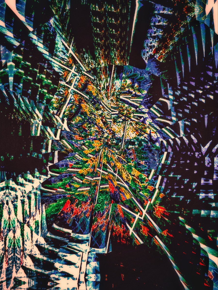 petkovic_b60165's tweet image. Poisonous words #GlitchArt #surrealart #NaturePhotography