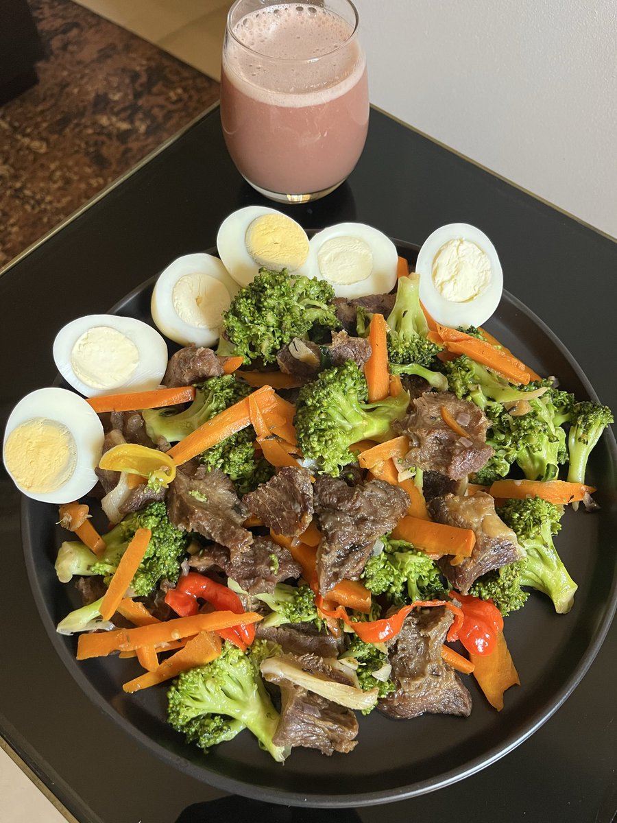 Uncle2Triplets's tweet image. Post gym snacks.
Watermelon-Banana juice 🍌 🍉
Eggs 🥚
Broccoli 🥦
Carrots 🥕 🥕
Beef 🥩 🥩 🥩 🥩.