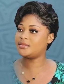 Enseignante Bonette ELOMBE, disparaît pour toujours suite à une courte maladie.

Ce fait ne laisse guère l'indifférence d'un mauvais cœur. Si on lui a interdit de partager sa joie à ses élèves, elle le fera là haut avec les anges. 

Puisse son âme reposer en paix