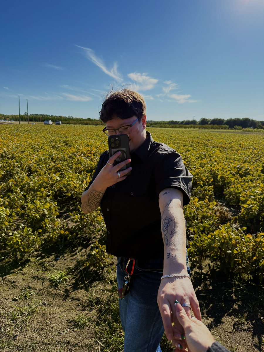 adrianna 💫 tweet media