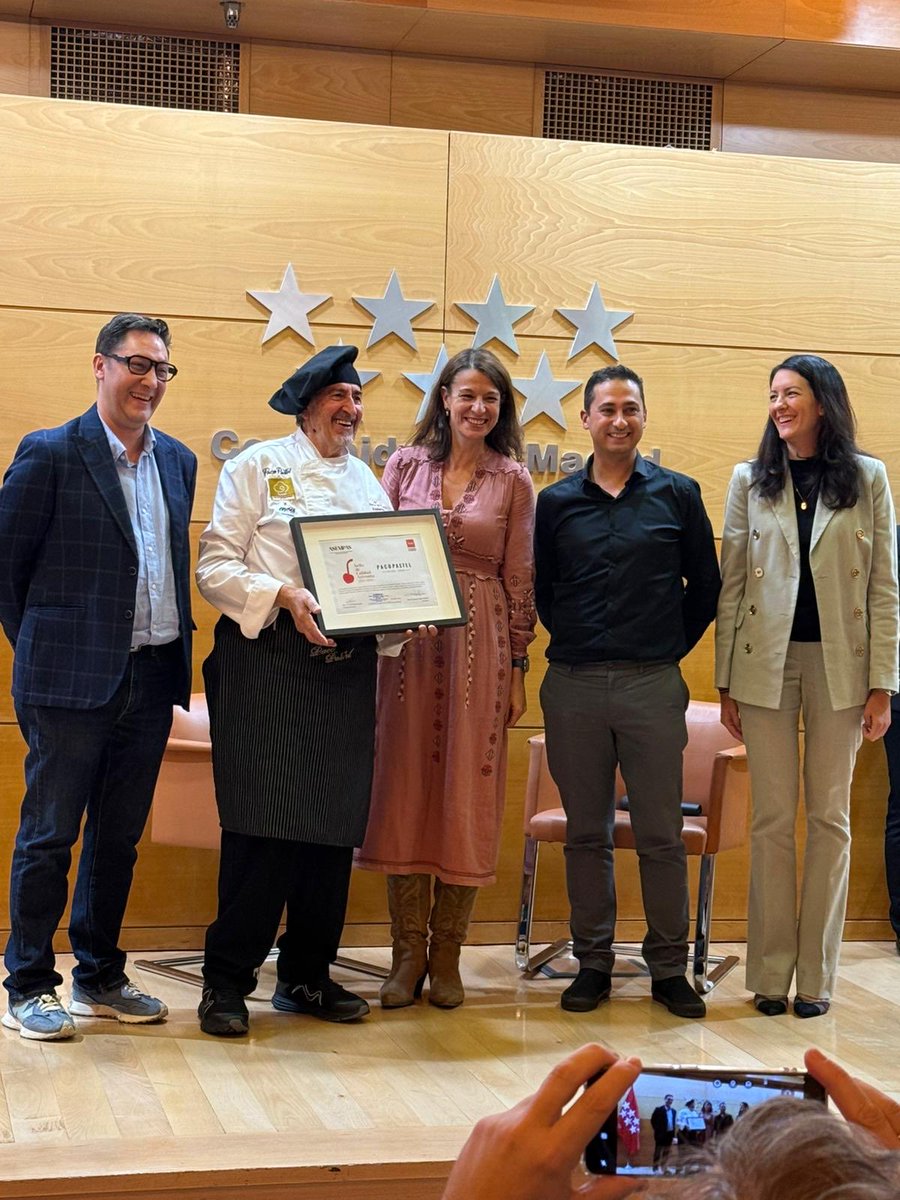 Celebramos con <a href="/AsempasMadrid/">ASEMPAS</a> el IV Día del Pastelero Artesano en la Real Casa de Correos. 

Desde la <a href="/ComunidadMadrid/">Comunidad de Madrid</a> impulsamos el Sello de Calidad Artesana para reconocer la excelencia y buen hacer de nuestras  #pastelerias artesanas. 

#pasteleria
#artesania 
#calidad