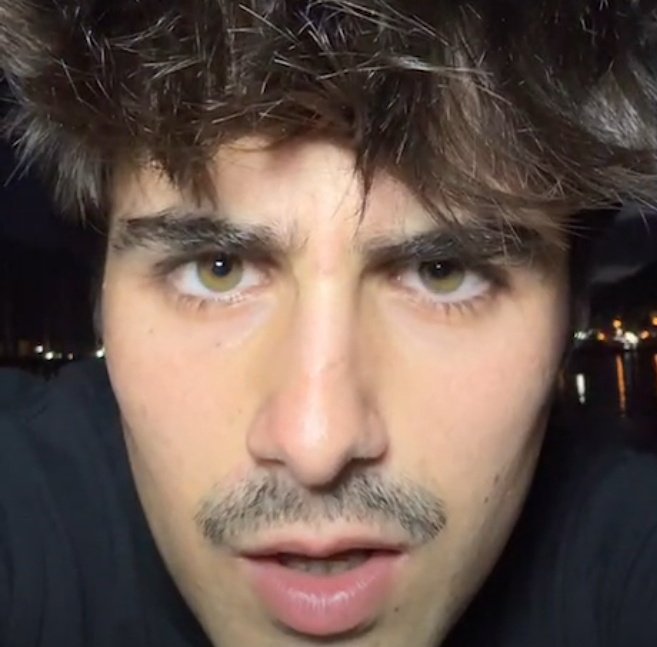 40sbonet's tweet photo. el pedazo de ojos que tiene no me puedo concentrar 💞💞💞 https://t.co/KeunUwYFo3