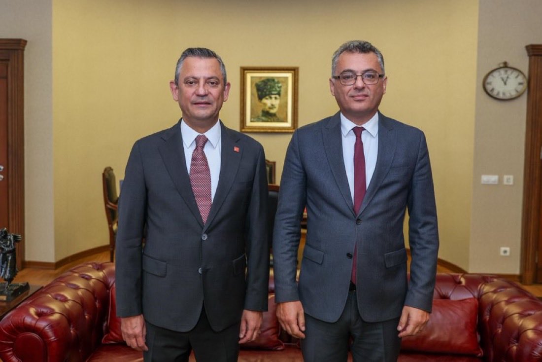 Yavru Vatan alındı, sıra Ana Vatan’da!

Kuzey Kıbrıs Türk Cumhuriyeti Cumhurbaşkanlığına seçilen kardeş partimiz CTP’nin Genel Başkanı Tufan Erhürman’ı tebrik ediyorum. 
Yolunuz açık olsun Başkanım,

Kurtuluş Yok Tek Başına Ya Hep Beraber Ya Hiç Birimiz!