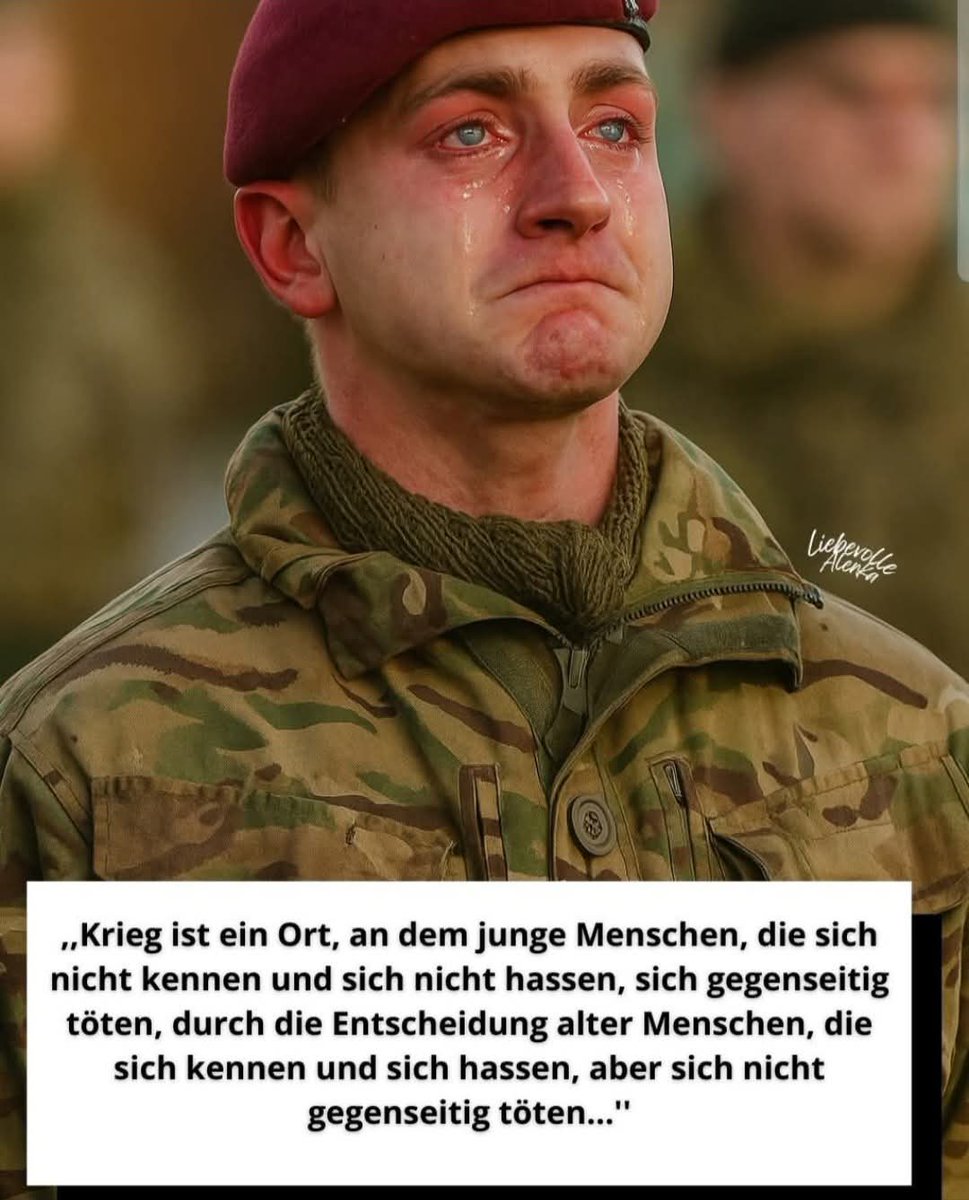 😢
Mehr oder weniger sehen alle "Helden", in der Kampfpause, so aus.

Nur Psychopathen haben kein Problem damit, Fremde zu töten!

Jeder normale Soldat hat Angst um die Familie und natürlich auch das eigene Leben!

Jeder normale Soldat weint stundenlang an der Front!

Der Soldat