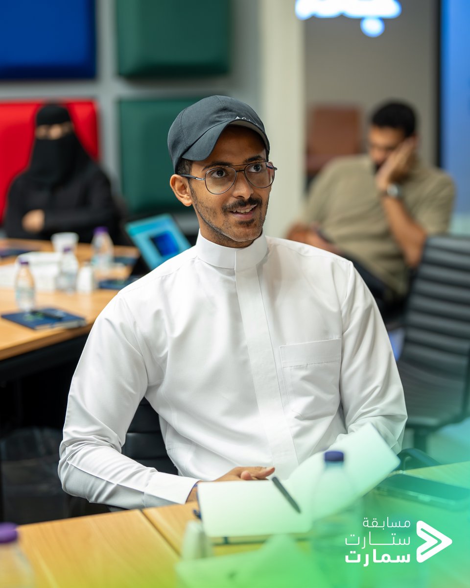 في مدينة جازان، استضافت الجولة التعريفية بمسابقة ستارت سمارت رواد الأعمال وأصحاب الأفكار الطموحين. فاستكشفوا سبل اختبار حلولهم الريادية، وتحديد القيمة التنافسية لأفكارهم، وطرق تطويرها من خلال أدوات الذكاء الاصطناعي. كما استمعوا إلى تجربة رائد الأعمال سليمان الخطيب الثرية، وماهية