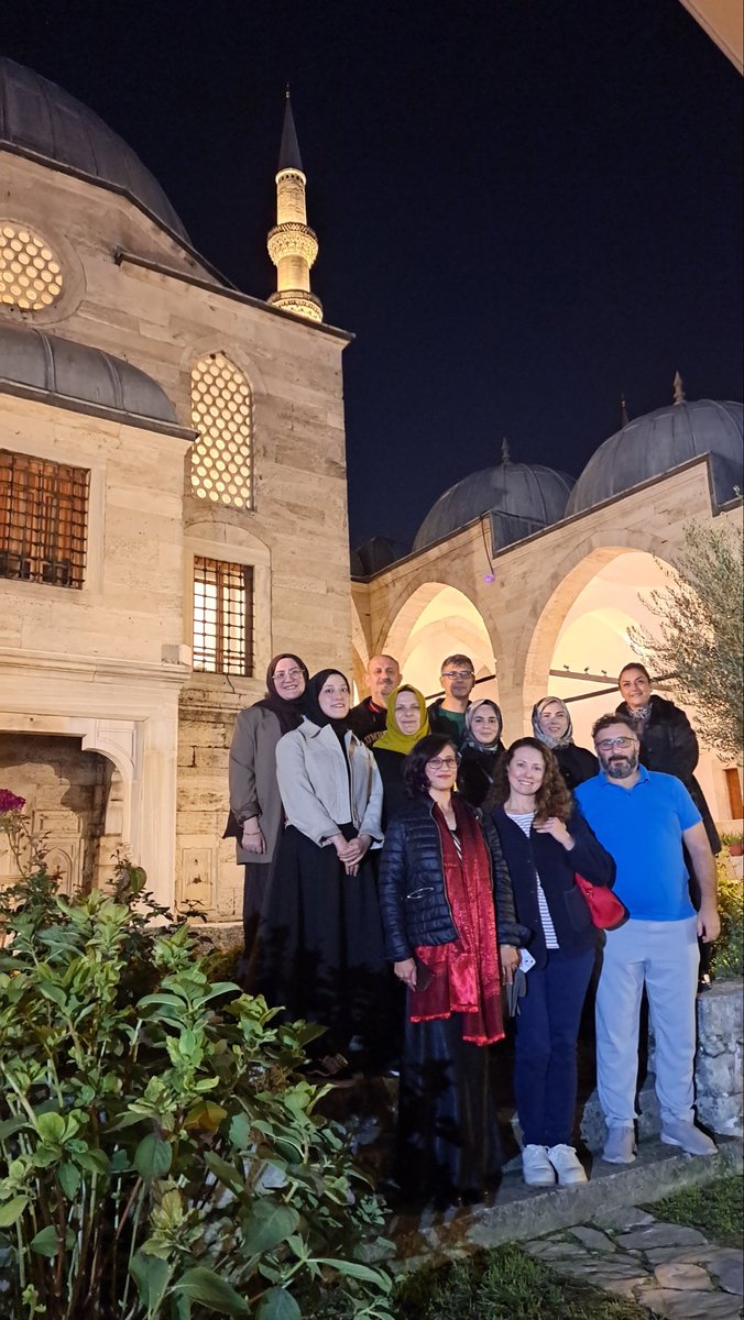 İslâm Türk Düşüncesi ve Bilimi Akademisi/ Teoman Duralı ve Medeniyet Okumaları Atölyesinin ilk dersinde Dr. Aykut Karahan, Teoman Duralı’da medeniyet kavramı ve bu kavramın tarihsel bağlamını ele aldı. 
<a href="/tcmeb/">Millî Eğitim Bakanlığı</a> <a href="/istanbulilmem/">İstanbul İl Millî Eğitim Müdürlüğü</a> <a href="/MucahitYentur/">Murat Mücahit Yentür</a>