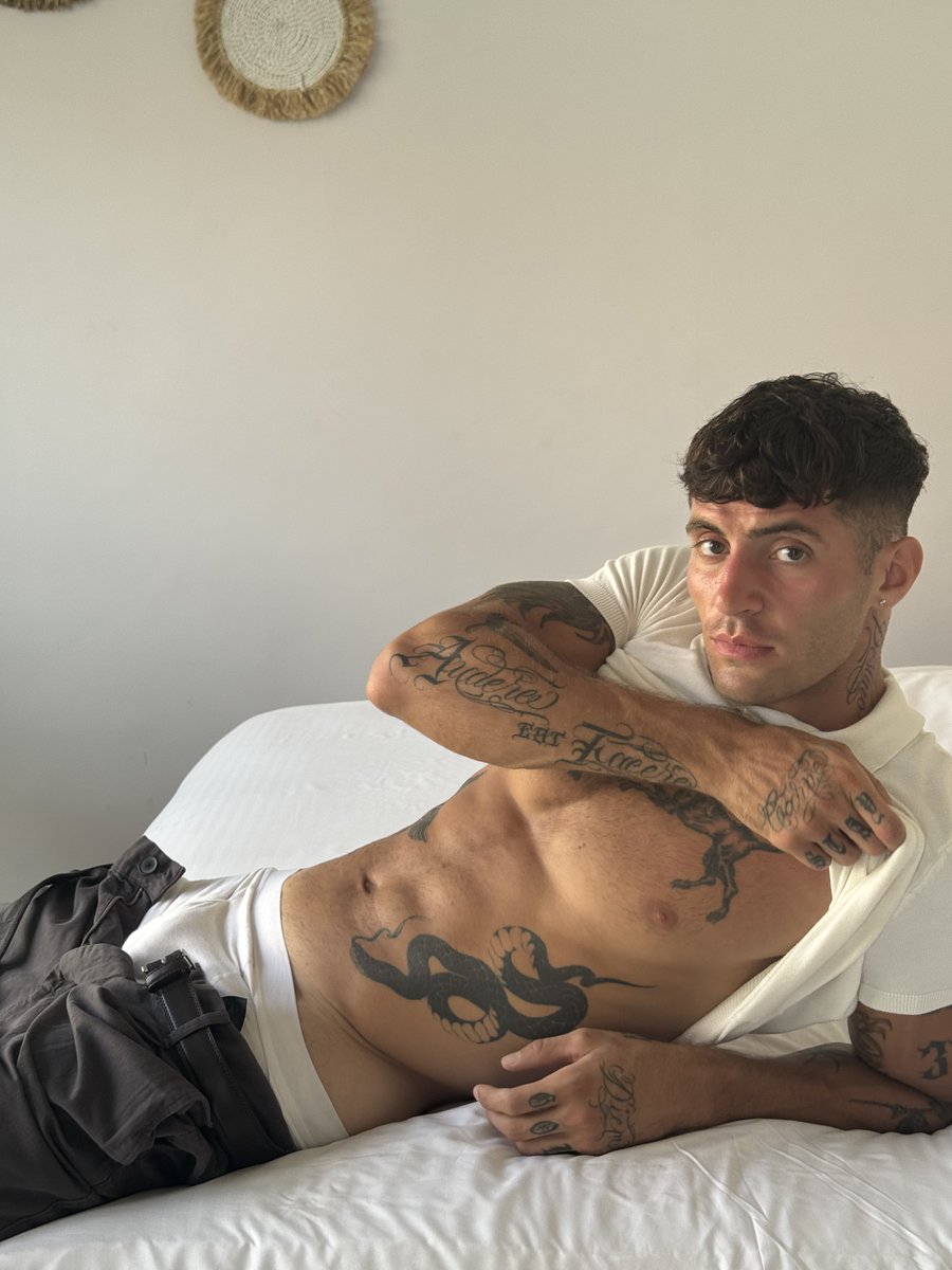 Blakemerriman1's tweet image. write &apos;hi&apos; then check your messages