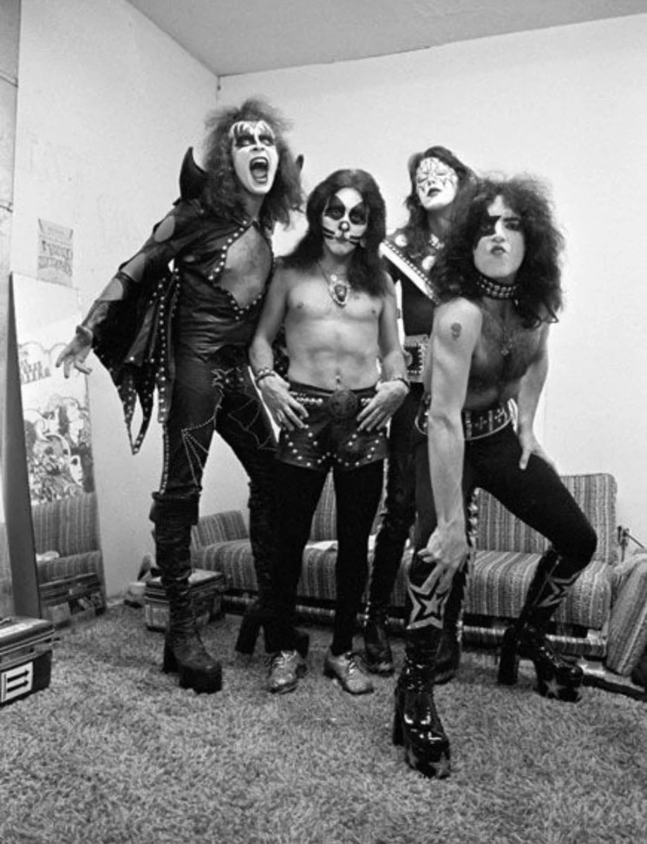 #Kiss #KissArmy