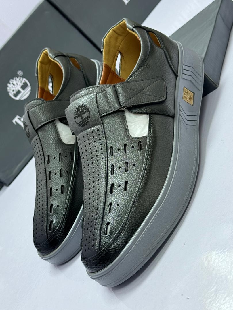 musteeee03's tweet photo. TIMBERLAND 
 QUALITY_💯
BLACK  SIZES 40↔️46
GREY SIZES 42 43 44 45
FULLY BOX📦 

Price 33,000

Location kaduna delivery nationwide 

Contact or WhatsApp 07037000445 https://t.co/ggWICJSEr1