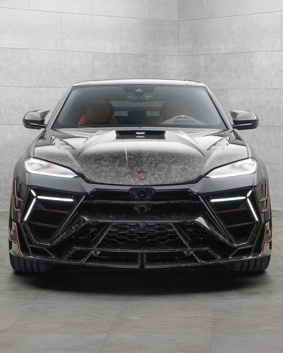 CarCultureCC's tweet photo. 1,100HP MANSORY VENATUS SE 🛡️ https://t.co/fJI7vGP7Uf
