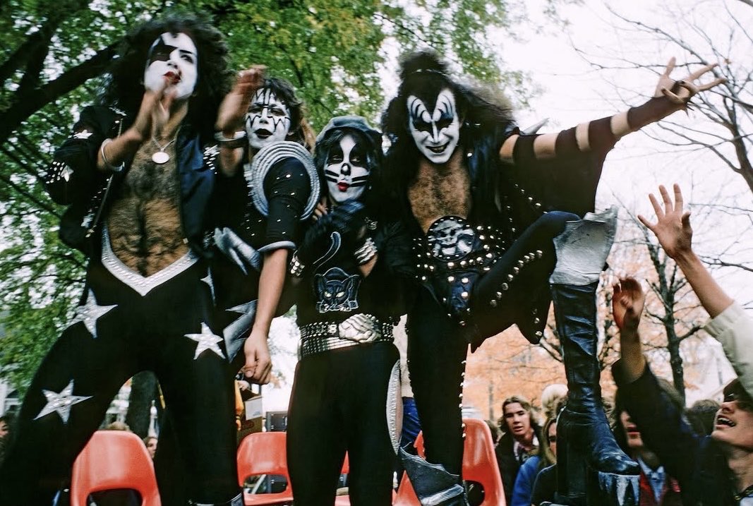 #Kiss #KissArmy