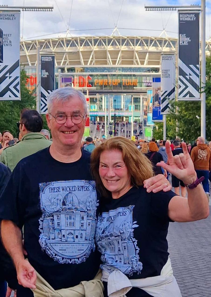 Mik Wood 🐦 tweet media