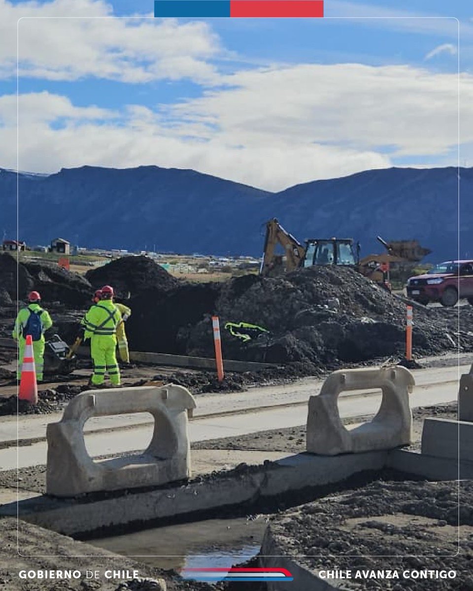 🚧 ¡Avanzamos en #PuertoNatales! 🏗️

Ejecutamos la extensión de la Av. Última Esperanza, una obra esperada por años por la comunidad natalina 🌄

💰 Inversión superior a $7.540 millones para mejorar el acceso y la conectividad de la ciudad entre la Ruta 9 y calle Rubén Darío.