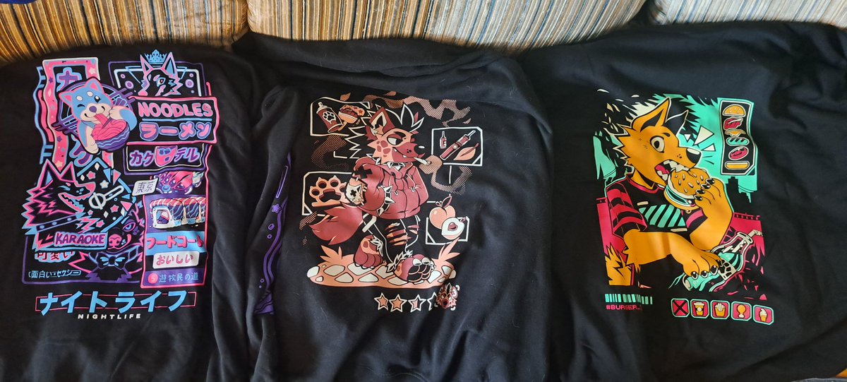 HuskerFox's tweet photo. 2 more hoodies showed up from #Nomadcomplex. I love their hoodies. They fit perfectly. Just in time for winter. Now I have three of them :) https://t.co/Q3RrHBpFyA