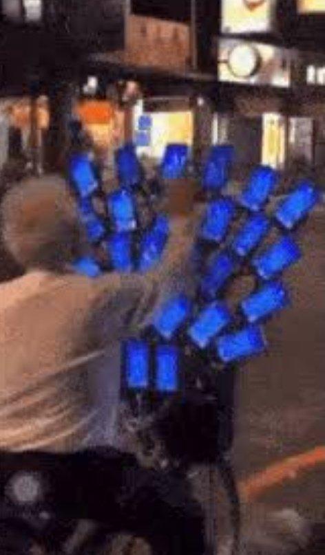 devdotenv's tweet image. Me liking all the tweet regarding AWS