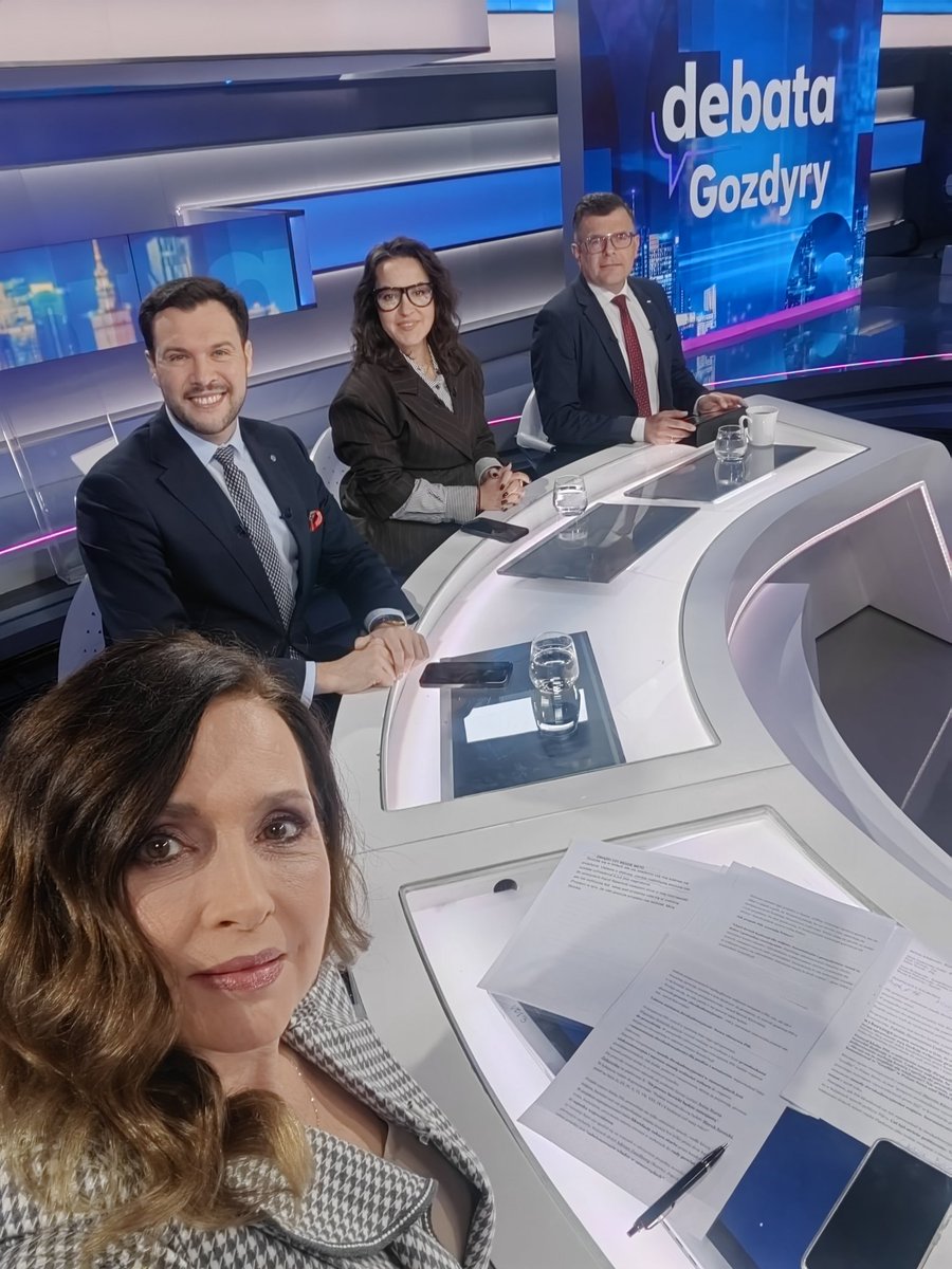 #debatagozdyry 
<a href="/LepkowskaGolas/">Alicja Łepkowska- Gołaś</a> 
<a href="/AdamNowak_PL/">Adam Nowak</a> 
<a href="/PiotrUscinski/">Piotr Uściński 🇵🇱</a> 
<a href="/PolsatNewsPL/">PolsatNews.pl</a>