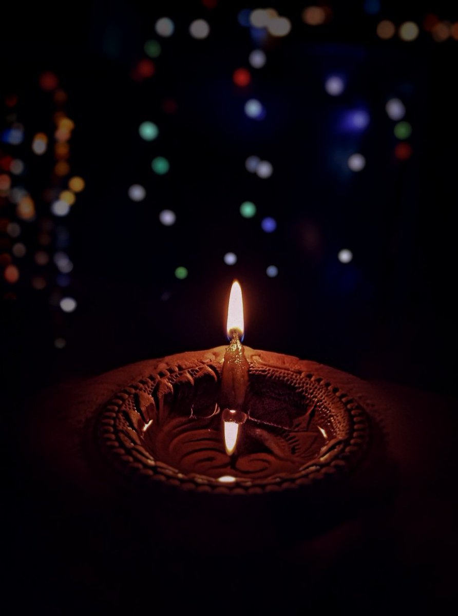 SachinAcharya's tweet photo. A spark can light up the darkness💫🪔
#NightFrame #photography #HappyDiwali #Dipawali #PhotographyIsArt #ThePhotoHour #StormHour #withGalaxy #ShotOnSnapdragon
@ThePhotoHour @StormHour @AP_Magazine @Snapdragon_UK @SamsungIndia @8ntmuch @eva_joy1 @amritashya @Phonenurd @vshnav51 https://t.co/W9XlPmnsYQ