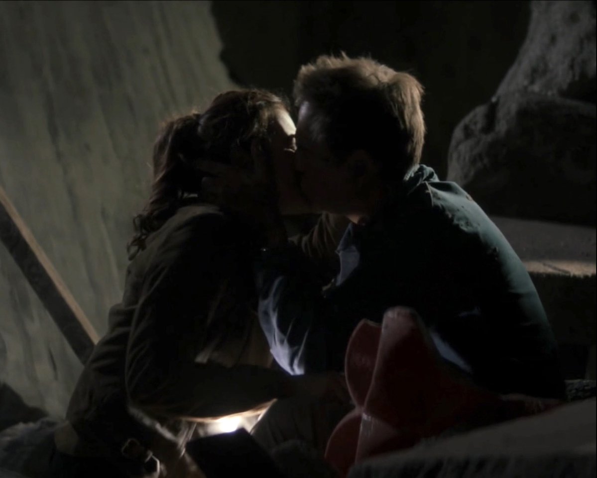 Im0genV's tweet image. episode 9 really did give us everything with these two scenes

#TonyandZiva