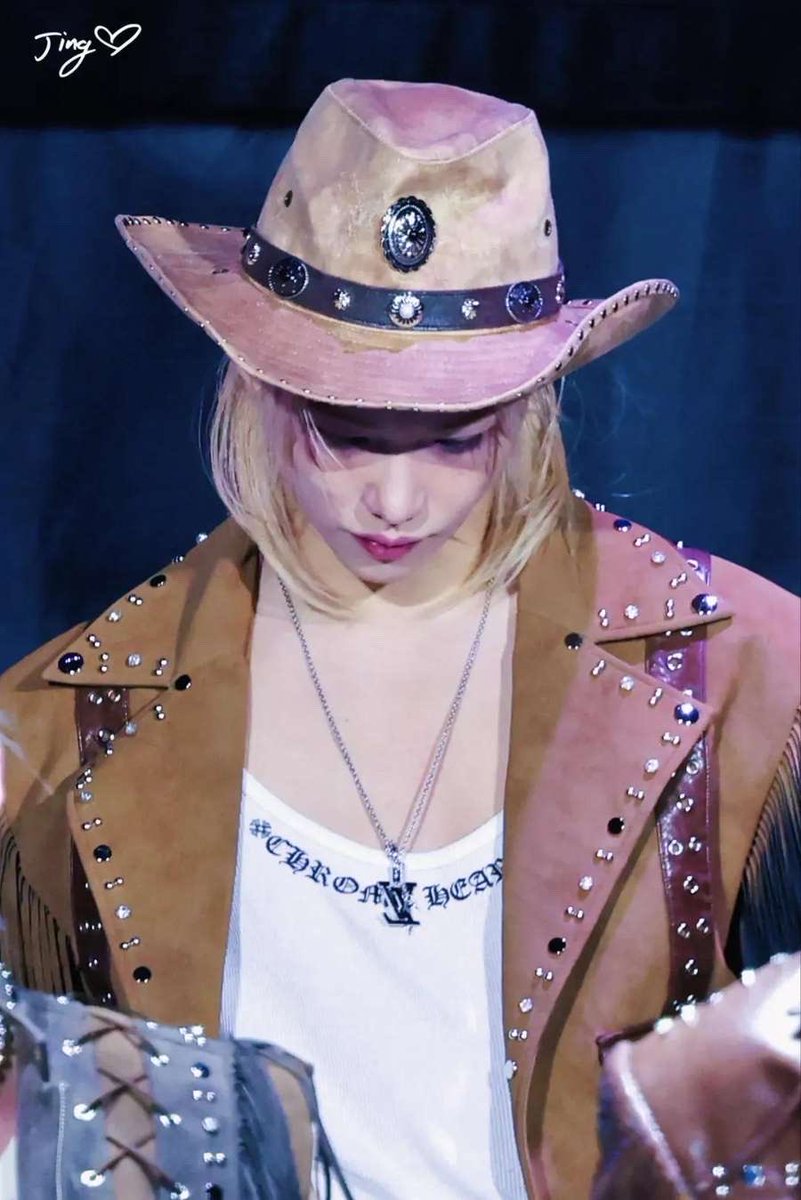 felixxxyongbok's tweet image. Yeehaw baby~