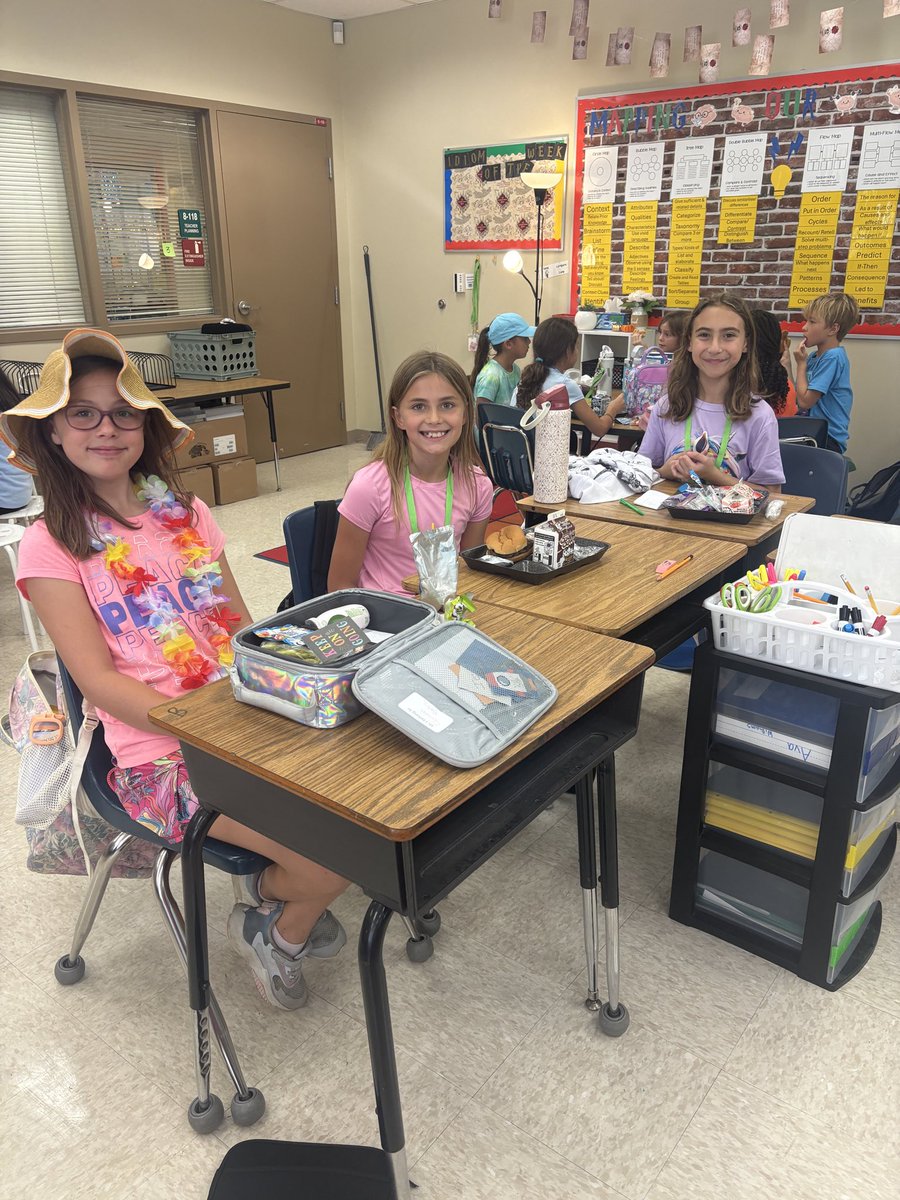 Robyn Cruz tweet media