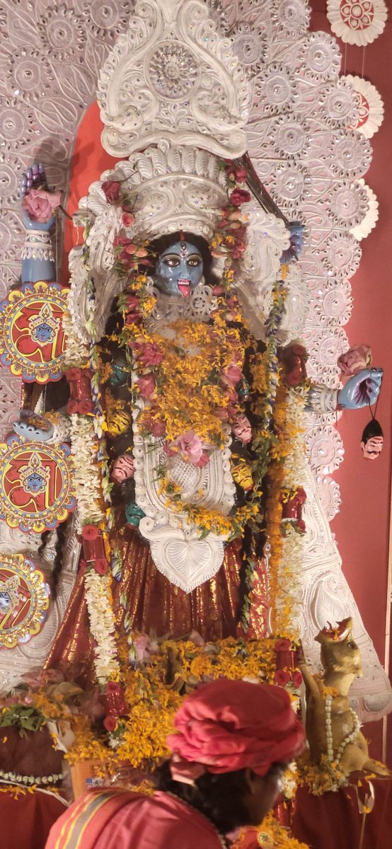 McDreamyIntern's tweet image. Here’s to the small, stubborn flame that keeps burning even when the wax runs low... may it stay with you long after the crackers fade. Subho Kalipuja and Happy Diwali. ✨🙏🪔