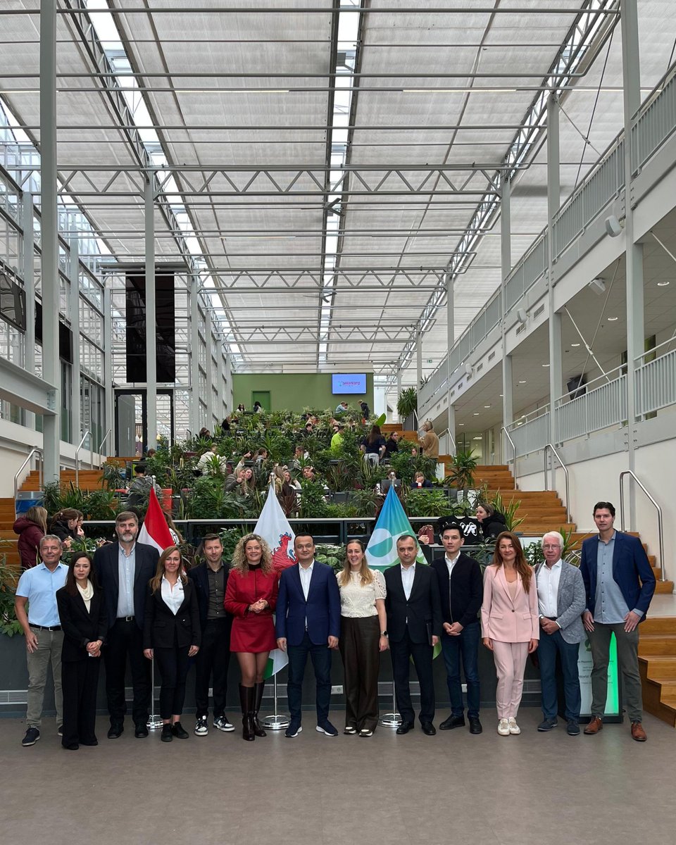 Op 2 oktober mochten we twee bijzondere gasten verwelkomen: Minister Femke Marije Wiersma (Ministerie van Landbouw, Visserij, Voedselzekerheid en Natuur) &amp; Laziz Kudratov, de Oezbeekse minister van Investeringen, Industrie en Handel. Een dag vol internationale verbindingen! 🇳🇱🇺🇿