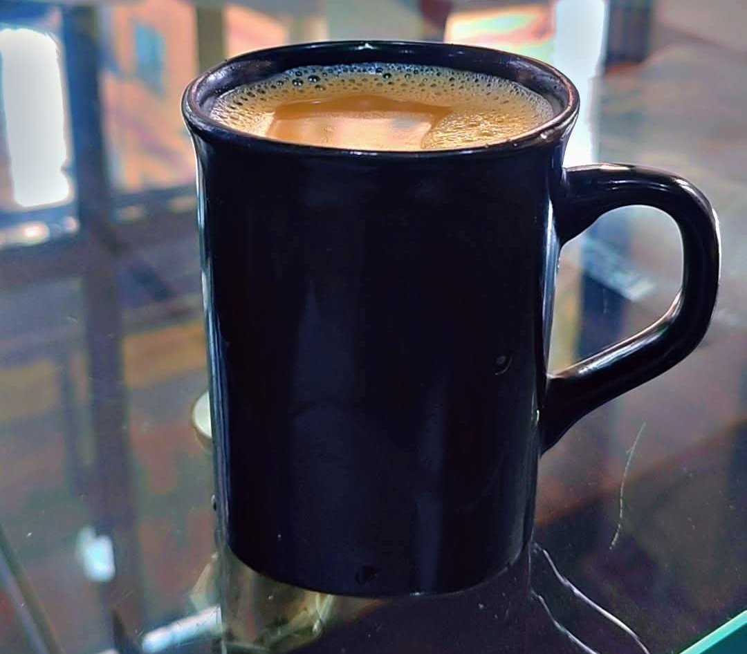 اس کا حسن!

قدیم بغداد سا ہے 

جیسے دجلہ پر شام اتر رہی ہو

حسین ترین مخمور سا

سرد  اداسی میں ڈوبا۔۔۔۔۔!!🍁✨💞