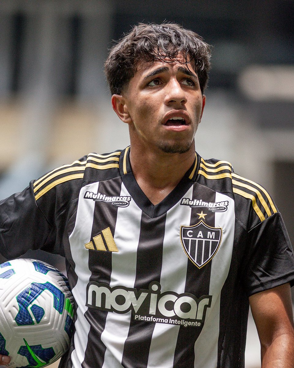 🐔 Capitão, líder e melhor lateral esquerdo do Brasileiro! 

Aulas, Pascini! 💎