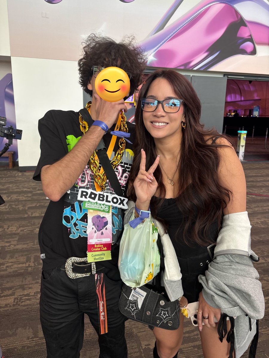 MET MY GIRL CINNA 😝 (I told her to hop on Roblox ‼️)