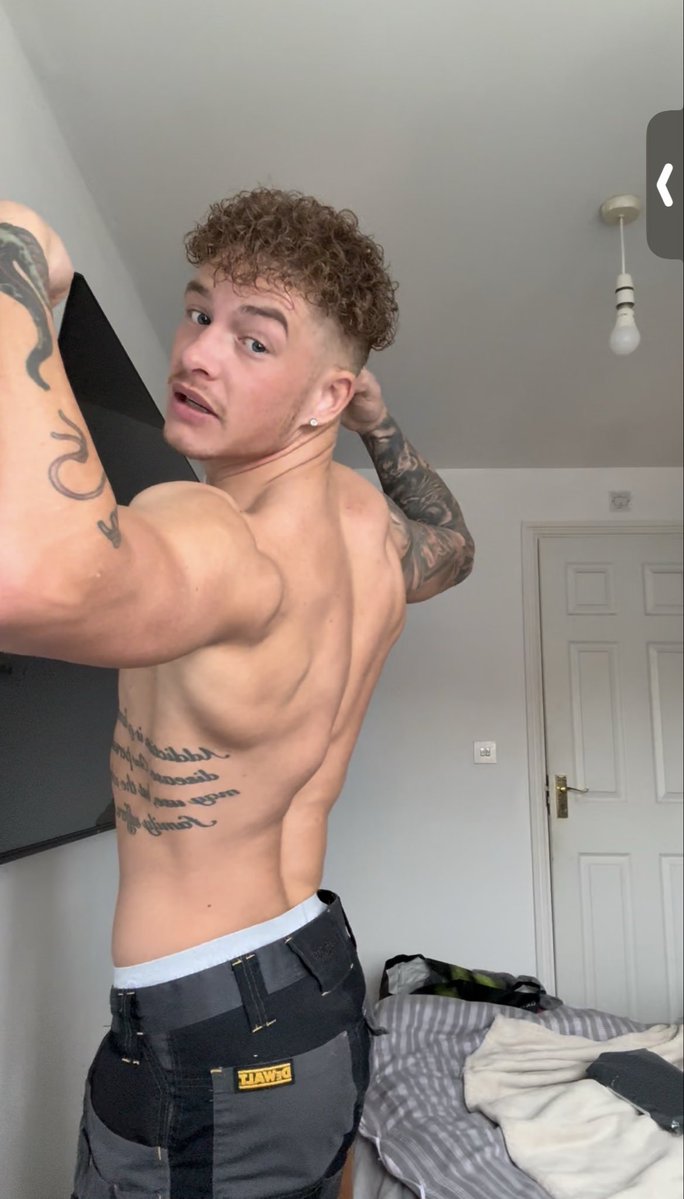 Simpsonleetommy's tweet image. Work pants 

Repost - yes 
Like - yes 

😉😉