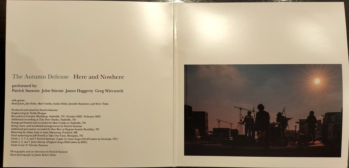 Nova entrada! Nou #Lp d' #AutumnDefense que duien una dècada sense publicar res. Molt bon disc, com gairebé tots el que han publicat, amb molts matisos. #JohnStirratt #PatSansone <a href="/yeproc/">Yep Roc Records</a>