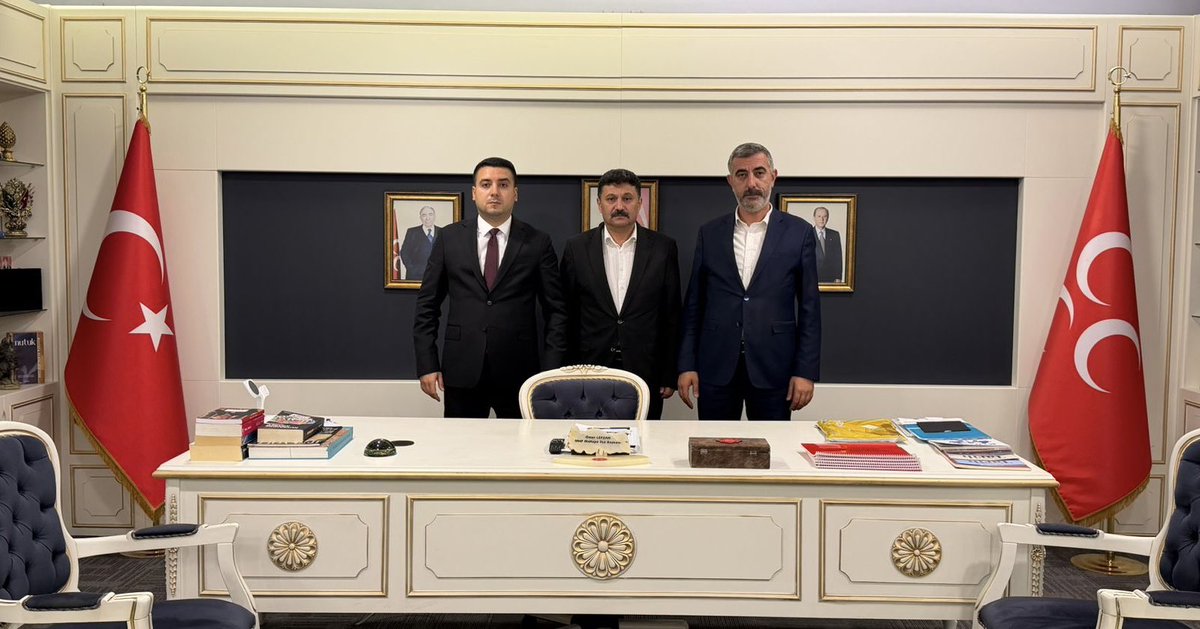 Bugün itibarıyla Milliyetçi Hareket Partisi Maltepe ilçe Başkanlığı görevimi devretmiş bulunmaktayım.
14 yaşımdan bu zamana kadar ömrümü Milliyetçi-Ülkücü harekete hizmet ederek geçirdim.
Bugünden sonra da hizmetime aynı cesaret, samimiyet ve kararlılıkla devam edeceğim.
Liderim,