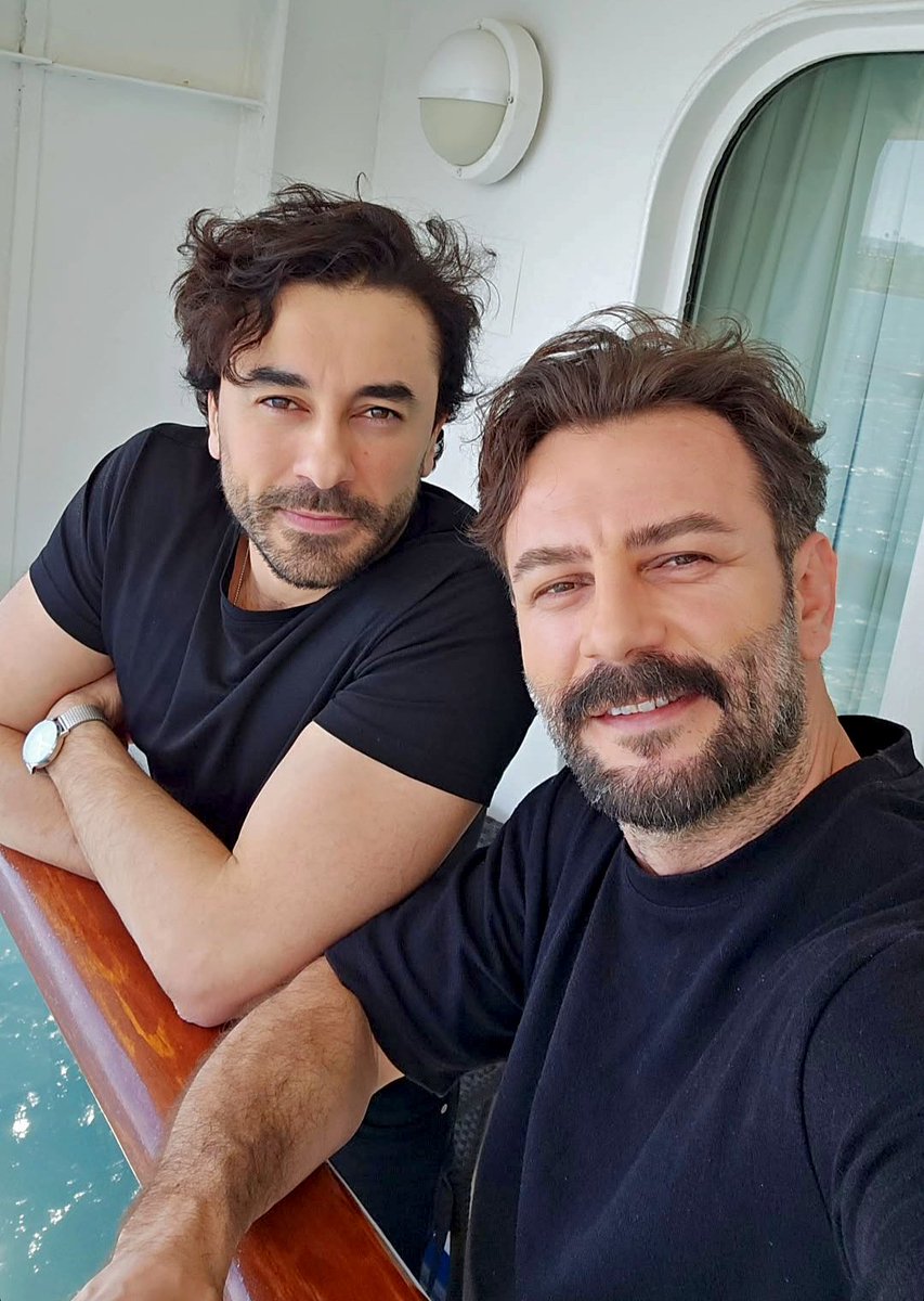 Mutlu yıllar Gökberk Demirci iyi ki doğdun doğum günün kutlu olsun 🥳
#GökhanAlkan #GökberkDemirci