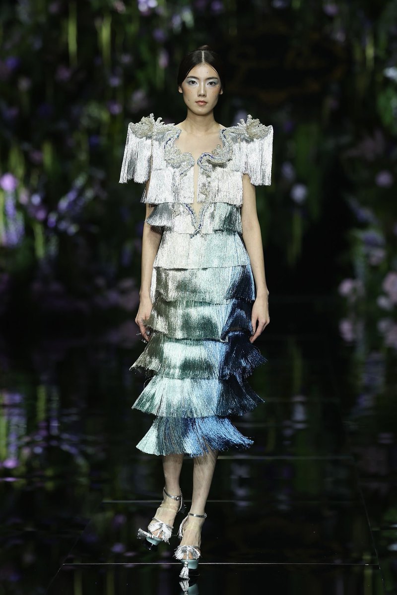 izzah_vl's tweet image. a complete look at guo pei ss&apos;26 couture titled &apos;gilternity: an everlasting radiance&apos; ⋆