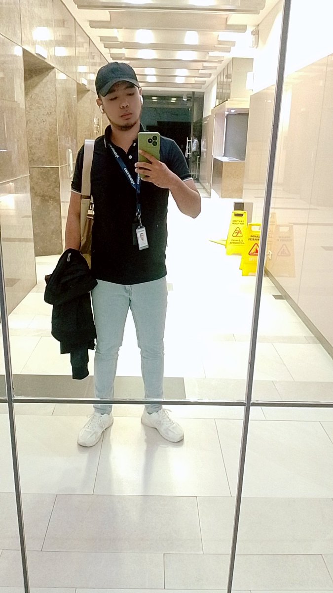 FUNtasy09's tweet photo. Makati City atm

Work mode na naman 😉

#kabitenyo https://t.co/wegOZvpa9I