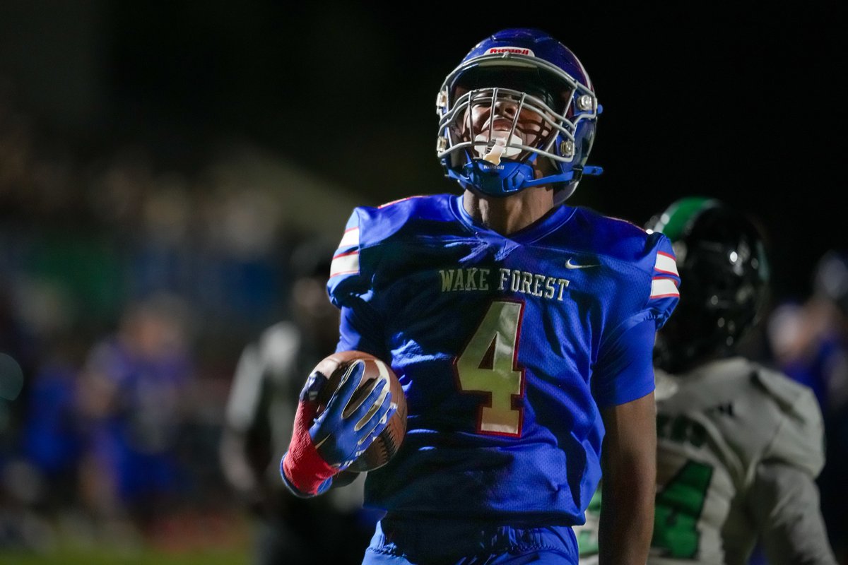 jayden_debnam's tweet image. This touchdown + sack combo #Gamechanger #TD #Sack #Latepost @WF_CougarFball @scottlove30 @logan_blanke