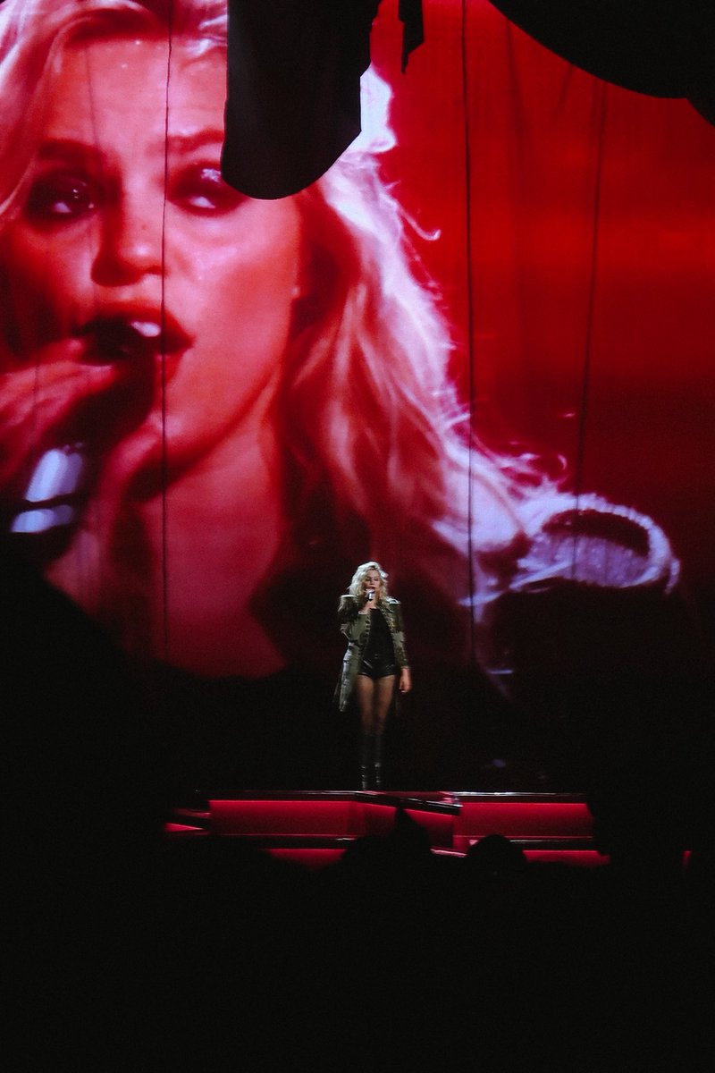 foIkIaur's tweet image. my fav shots I took from this weekend &amp;lt;3
@reneerapp @lorde #addisonrae