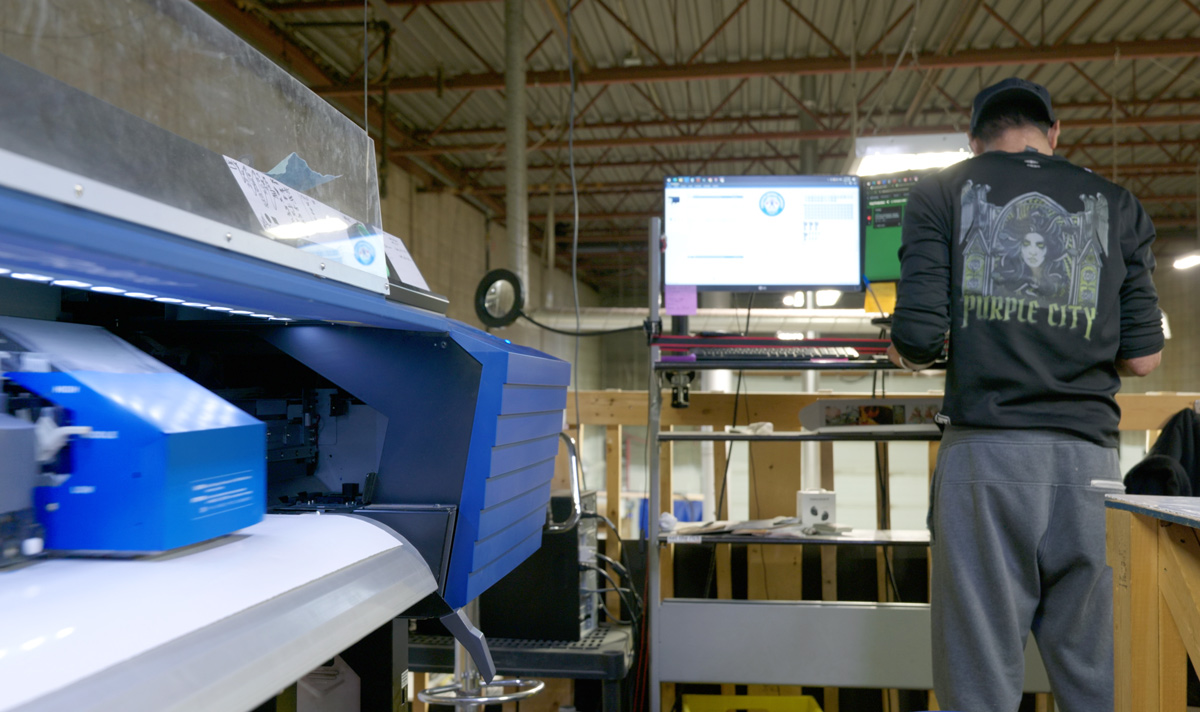 PrintandPlaten's tweet image. UNION PROUD

We’ve brought union values to screen printing, providing benefits, job security, and a fair workplace for our team. Print &amp;amp; Platen is built on respect — just like the trades we came from!

#screenprinters #screenprinting #yegbusiness #yeg