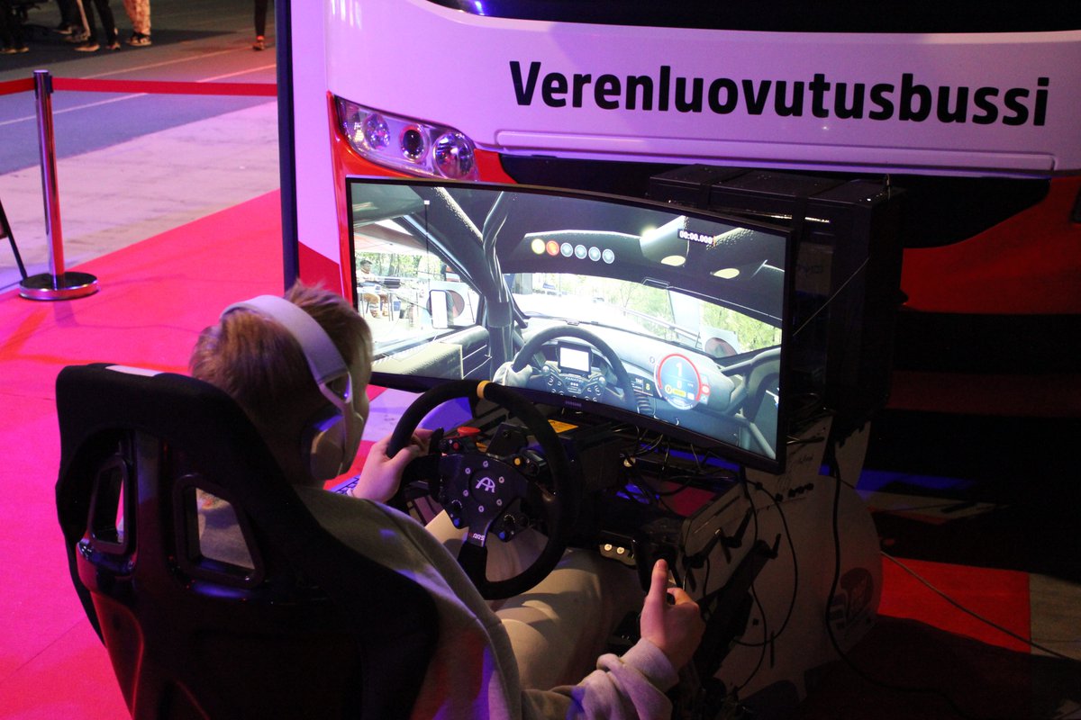 LASTONLINE KIITTÄÄ JA KUITTAA LANTREKIN OSALTA! ❤️

Kaikista isoin kiitos kuuluu teille, jotka kävitte pisteellämme; verenluovutusbussissa, mutta myös ajosimulaattorin ja tarkkuushaasteen parissa! Oli mahtava tavata kaikkia 🫶

Myös suuri kiitos tapahtumanjärjestäjille