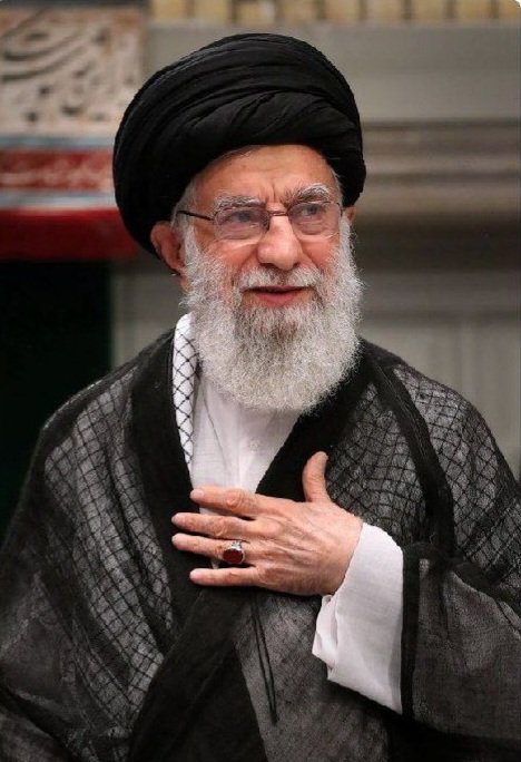 آرام میکند لبخندت دل های بی قرارمان را...
#لبیک_یا_خامنه‌_ای