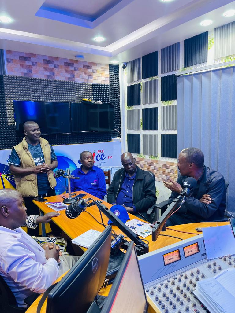 Our Party Presidential Flag Gen Mugisha Muntu bearer is currently in the Studios of <a href="/SpiceFMHoima/">SpiceFM 89.9 Hoima</a> together with Bunyoro party leaders and flag bearers for different elective positions.
Tune in now 🔥🔥🔥
<a href="/TheAllianceUG/">Alliance for National Transformation</a>
<a href="/WinnieKiiza/">Winnie Kiiza</a>
<a href="/mugishamuntu/">Mugisha Muntu</a>

~ADMIN~