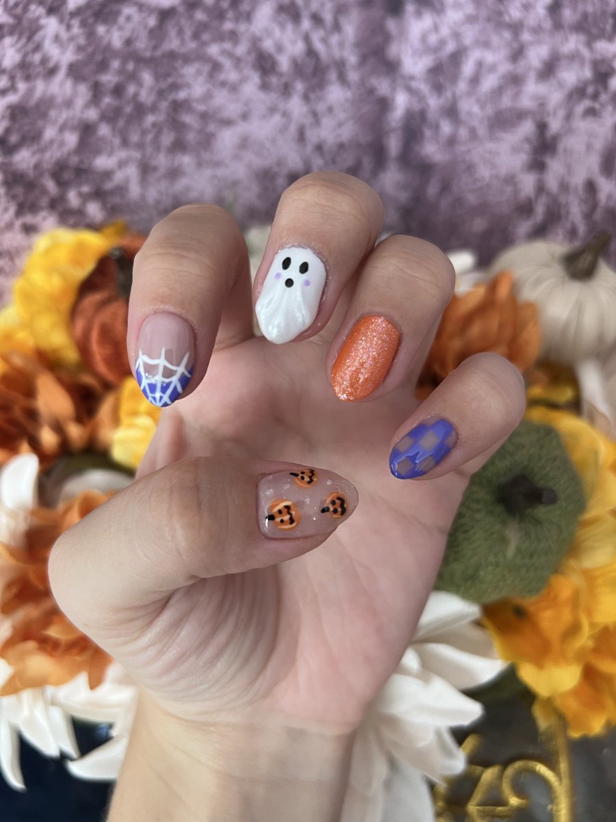 BOO! 👻🎃💜