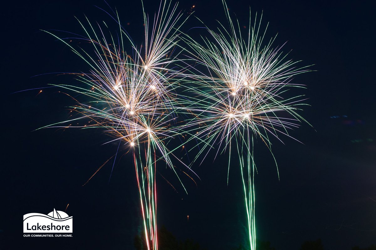 If you're using fireworks to celebrate Diwali, please do so safely!

✅ Fireworks are only permitted on private property, from 1 to 10 PM, on holidays/days of cultural significance.
✅ 15 minute maximum.
✅ Keep water nearby and supervise kids.
🚫 No fireworks public spaces.