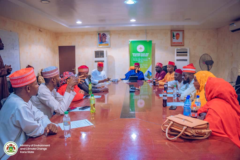 DahirMHashim's tweet image. Na karɓi ziyara daga manyan kungiyoyi na karamar hukumar Dala, ciki har da Kwankwasiyya Reporters, NYCN Dala Chapter, Option A Gobirawa, Joint Health Sector, NNPP Ward Chairmen, Kungiyar Yalwa Ward, da NATA Merchant’s Dala.

Na yi matuƙar farin ciki da wannan ziyara wacce ta nuna…