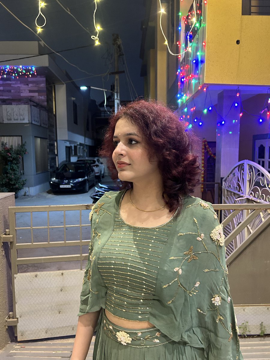BlehVikaa's tweet photo. Diwali Media 🪔✨ https://t.co/R2vqkZdD57