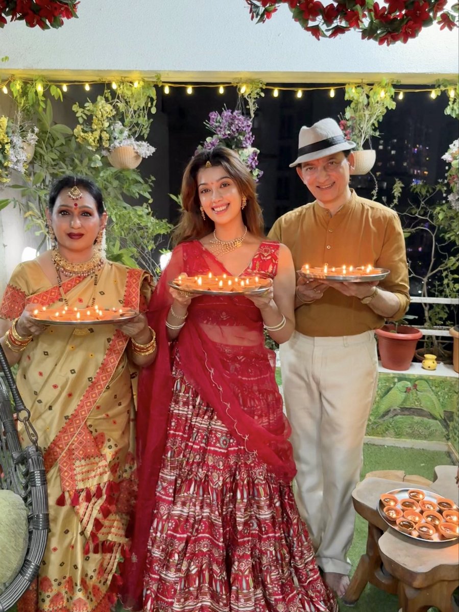 DiganganaS's tweet photo. Happy Diwali everyone 🙏🏻🤗 https://t.co/56Vv2HE9Ez