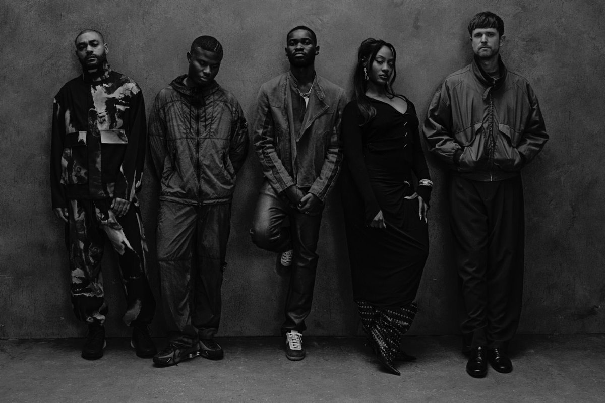 gabrielomoses's tweet image. THE BOY WHO PLAYED THE HARP.
PHOTOGRAPHED BY GABRIEL MOSES
@Santandave1 🧨