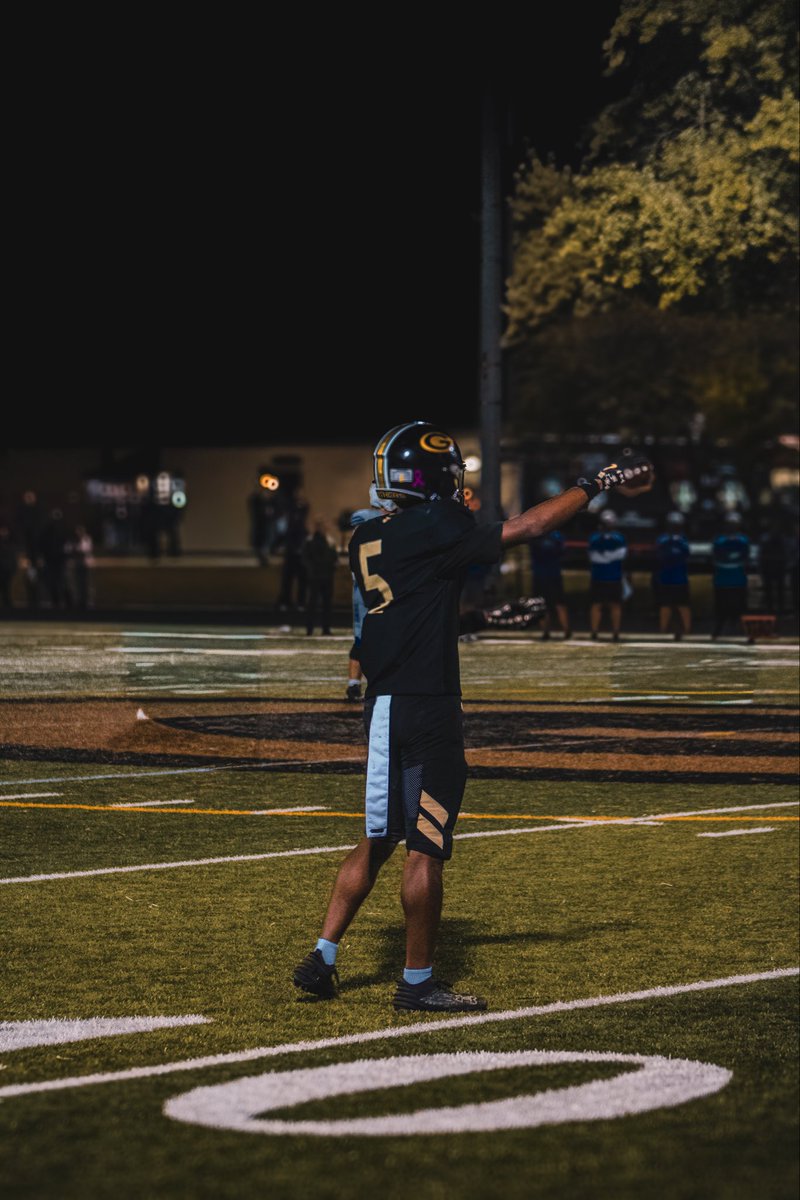 🚨 ALL DEFENSIVE BACK COACHES🚨 

Corner/wideout
6’ 

175lbs.

0 tds allowed.

Under 100 receiving yards given up.

4 interceptions .

8 pass break ups. 

26 tackles.

1 fumble recovery 

🚨 WATCH THE FILM YOU WONT BE DISAPPOINTED🚨
<a href="/EDGYTIM/">Timothy “EDGYTIM” OHalloran</a> <a href="/FNDrive/">Friday Night Drive - Shaw Local</a> 

-hudl.com/v/2T1av2